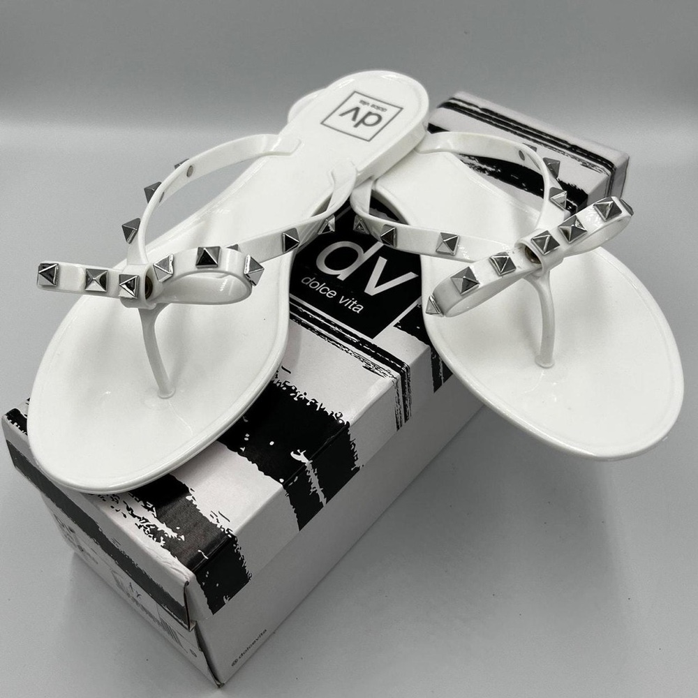 Dolce Vita White Studded Jelly Thong Sandals Size 9